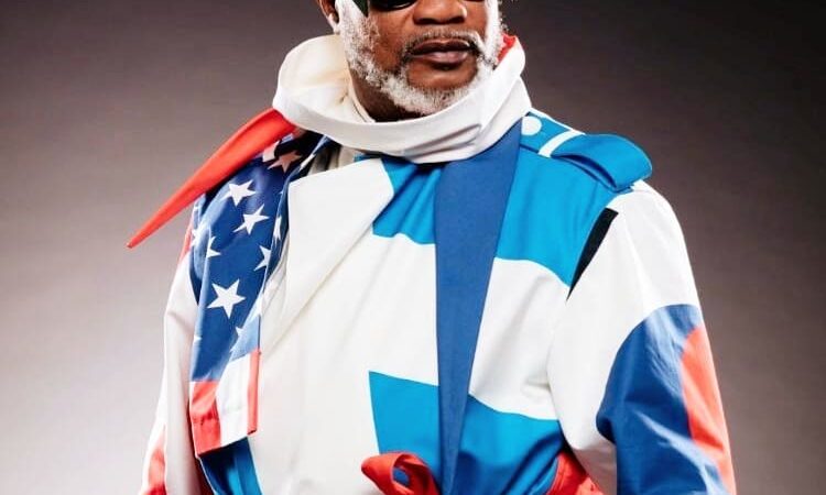 Le chanteur Koffi Olomidé comparaît devant le tribunal de Versailles