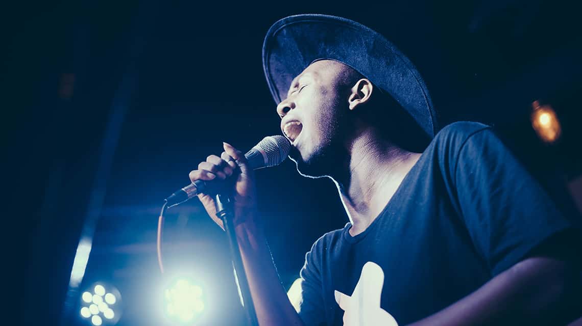 7 CONSEILS POUR GARDER VOTRE VOIX DE CHANTEUR EN BONNE SANTÉ