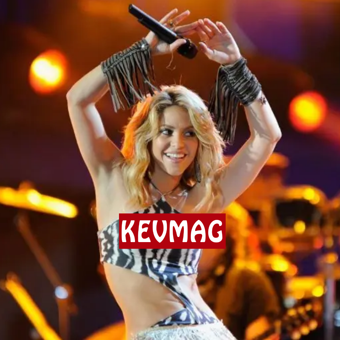 La FIFA a appelé Shakira pour chanter « Waka Waka » parce que la nouvelle chanson de la Coupe du monde a échoué