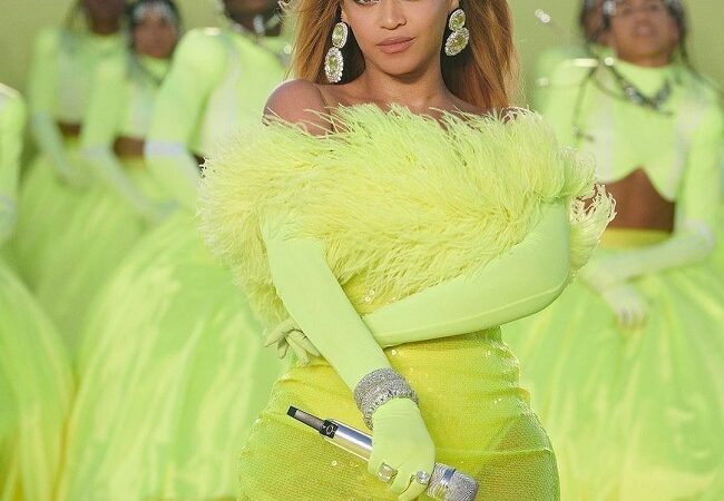 Beyoncé en tête des nominations pour les Grammy Awards 2023