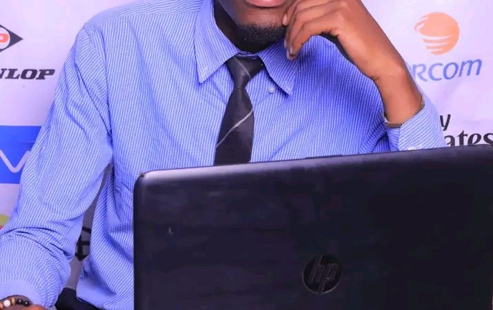 Kevin laodor journaliste culturel à MOLIERE TV  demande au parlement rd congolais de songer légiférer de lois pour contrôler le secteur culturel.