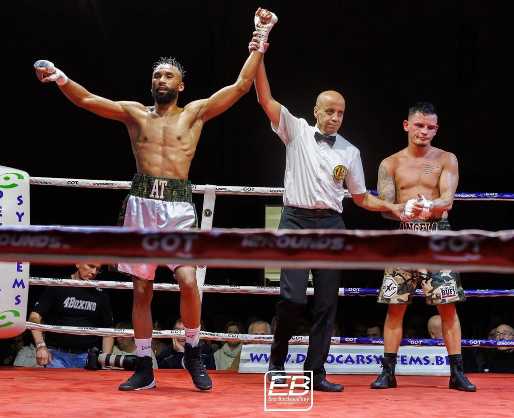 Alessandro Trabucco boxeur congolais qui fait sensation dans la fédération belge avec 5 combats et 5 victoires.