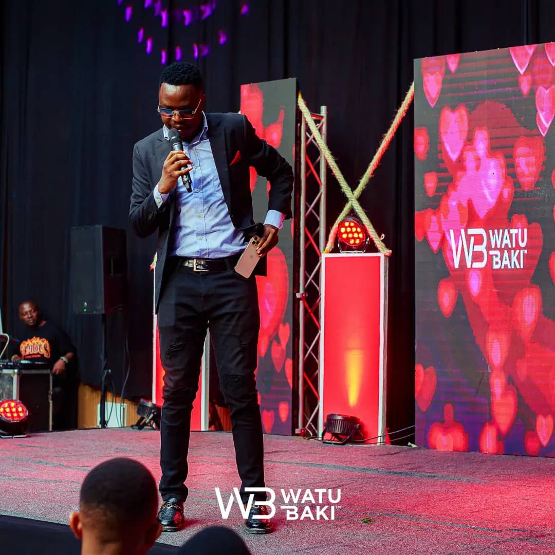 Trésor Mukimbwa a représenté la RDC a Watubaki Stand Up Comedy produit par DSTV Tanzanie.